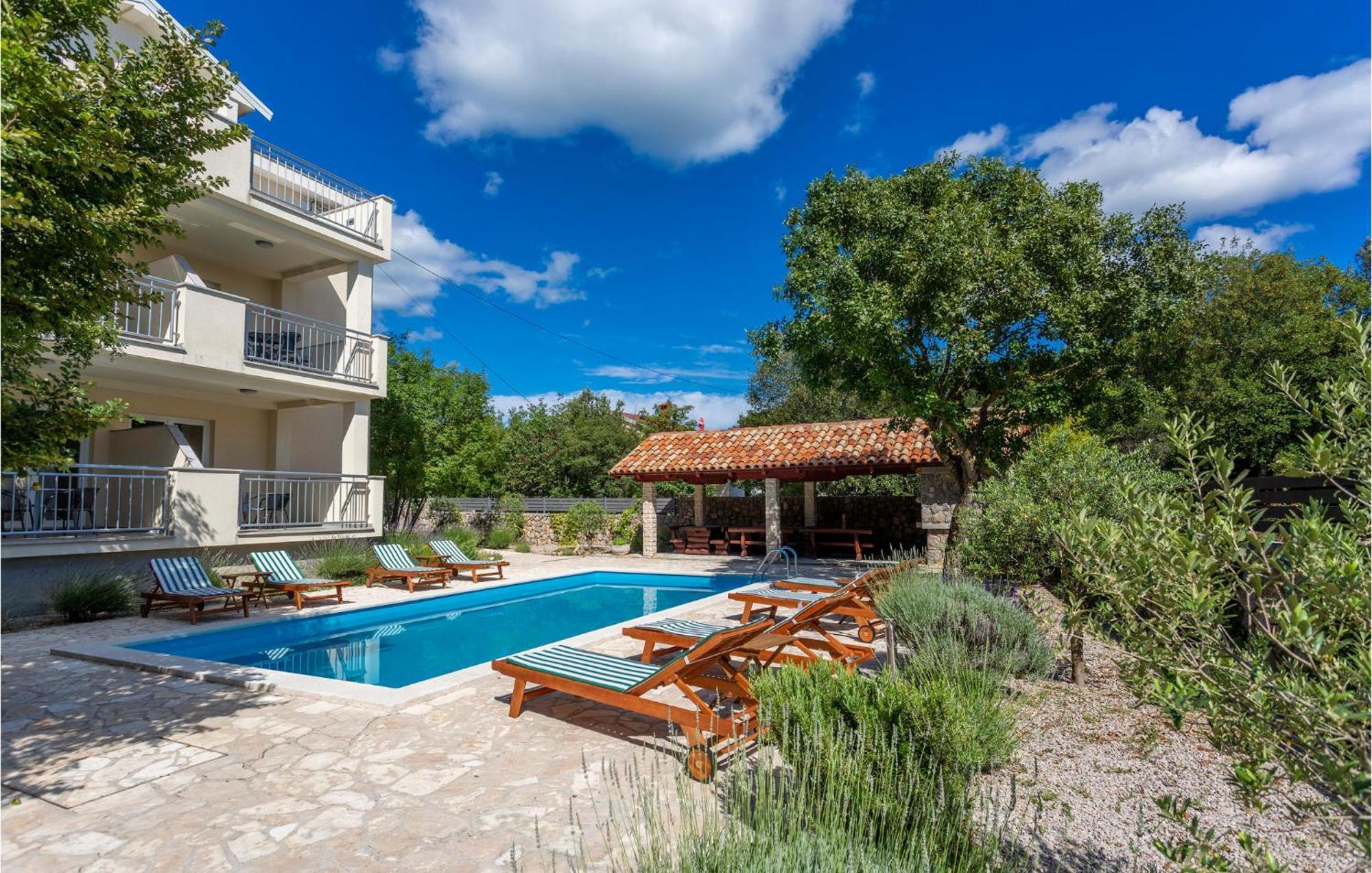 2 Bedroom Beautiful Apartment In Pinezici Exterior foto