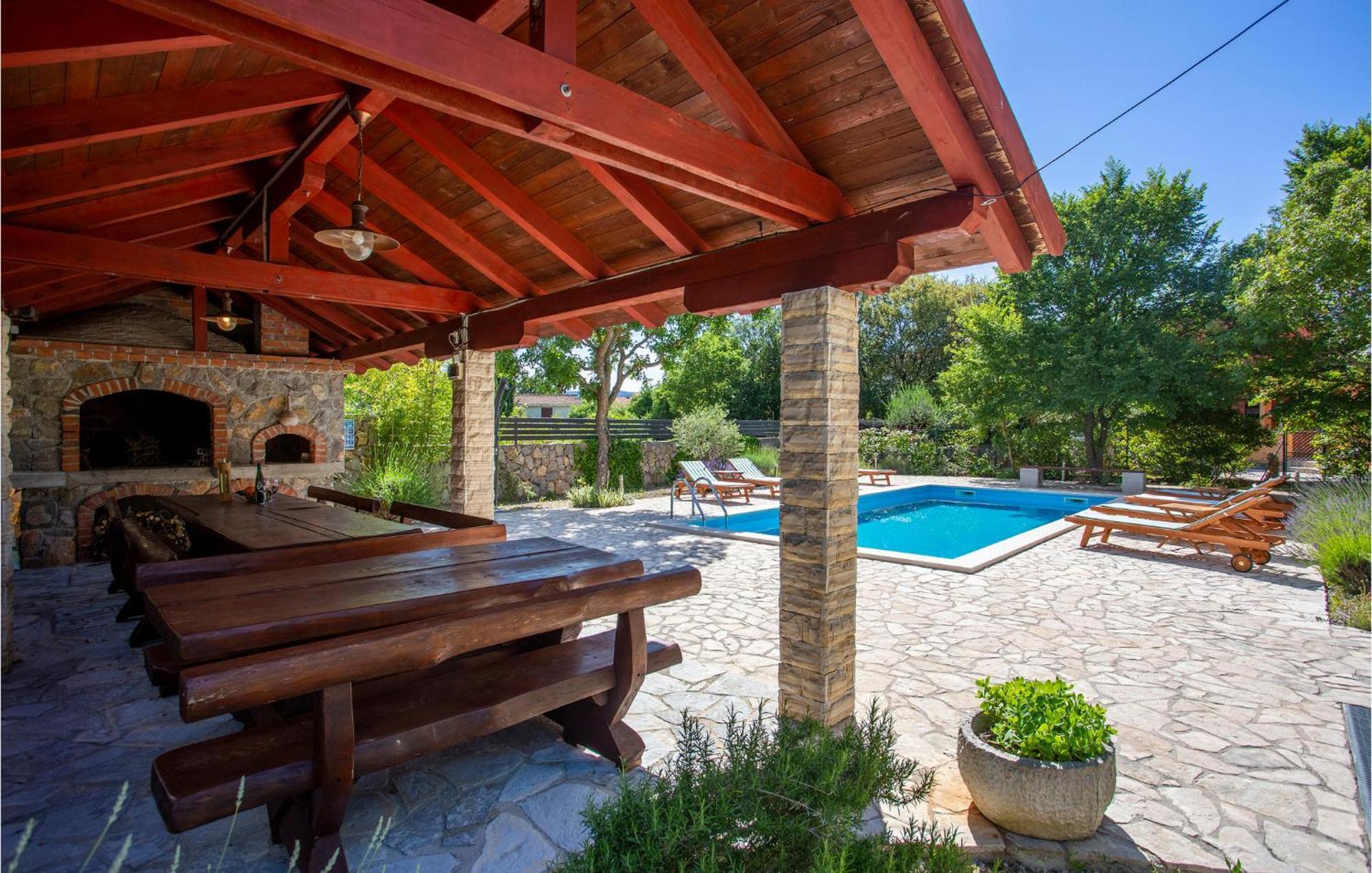2 Bedroom Beautiful Apartment In Pinezici Exterior foto